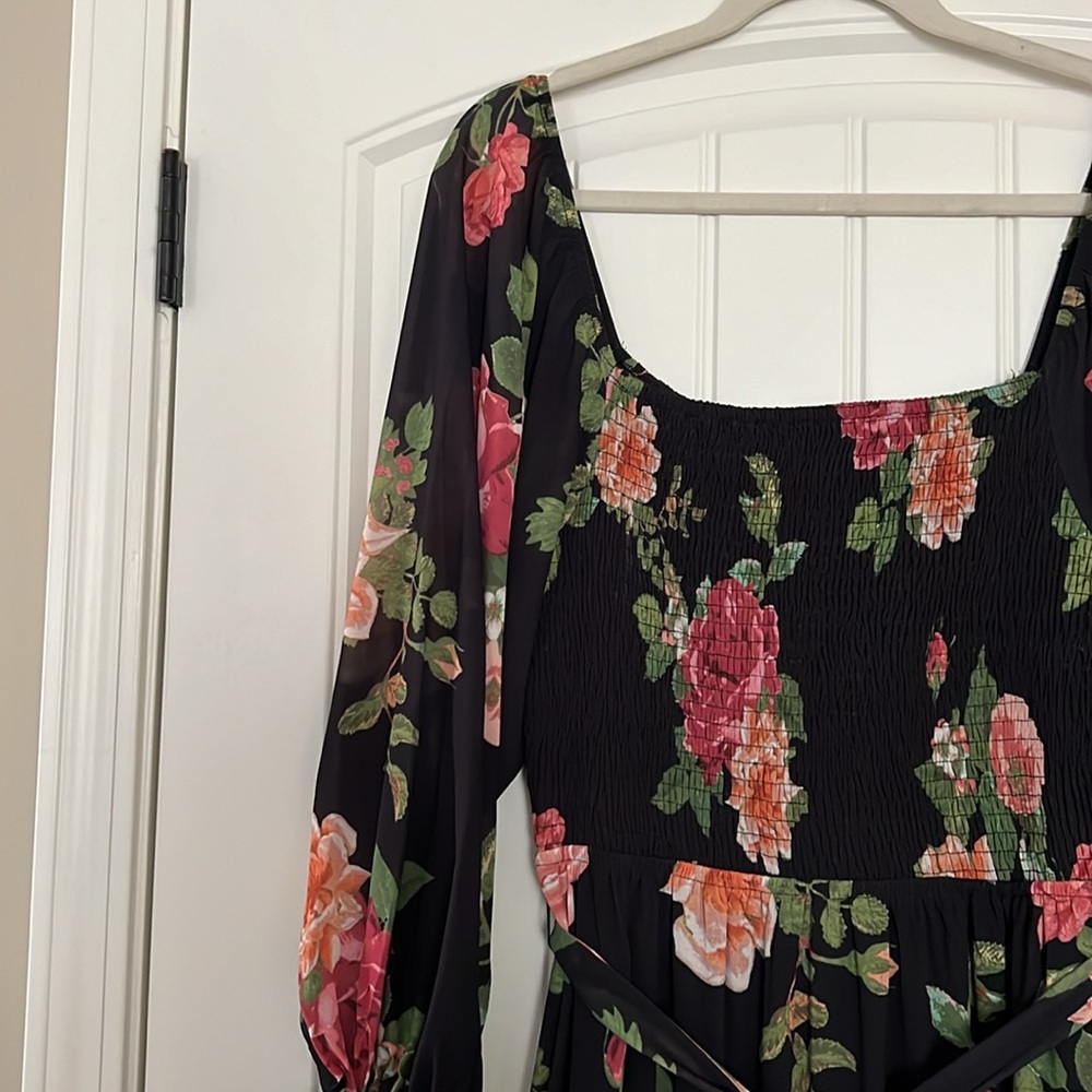 OneLovedBabe Doreen Women’s Smocked Floral Dress - Picture 4 of 6